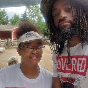 Meet your Posher, Carla